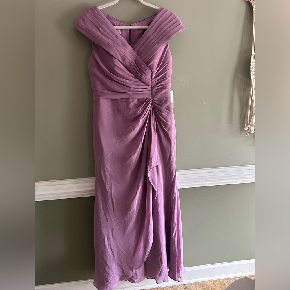 Modest V-Neck Mother of the Bride Dress
